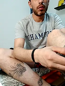 jhonyhot9292 online show from 12/18/25, 05:56