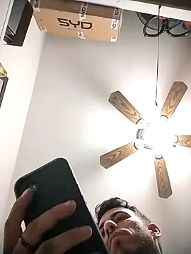 jhonyhot9292 online show from 03/14/26, 09:21