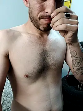 jhonyhot9292 online show from 10/08/25, 12:12