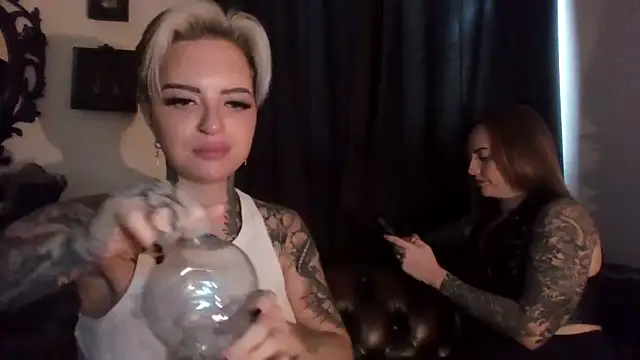 Alexandersonxo online show from 12/16/25, 10:19