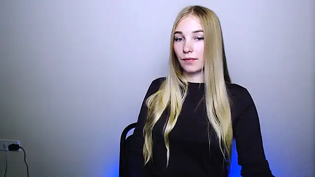 Snapshot of Queen_ofLove chatting on 11/06/25, 10:36 Queen ofLove online show from 11/06/25, 10:36