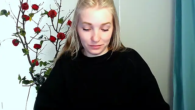 Queen ofLove online show from 04/28/26, 01:15