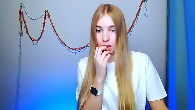 Queen ofLove online show from 12/19/25, 03:03