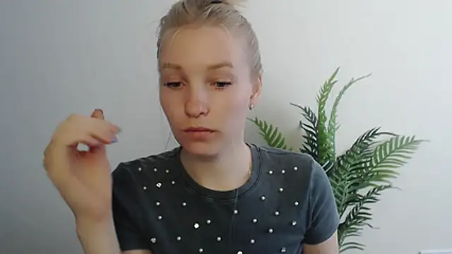 Queen ofLove online show from 04/30/26, 07:48
