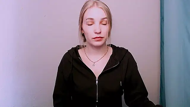 Queen ofLove online show from 03/05/26, 01:30