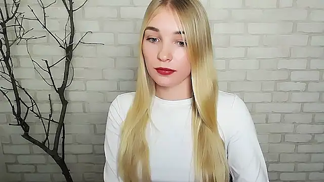 Snapshot of Queen_ofLove chatting on 12/07/24, 06:10 Queen ofLove online show from 12/07/24, 06:10