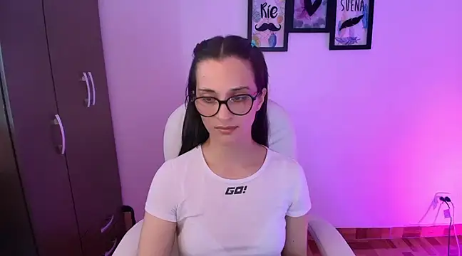 Snapshot of mariaan_m_ chatting on 03/06/25, 10:58 mariaan m online show from 03/06/25, 10:58