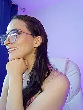 Snapshot of mariaan_m_ chatting on 10/10/25, 10:49 mariaan m online show from 10/10/25, 10:49