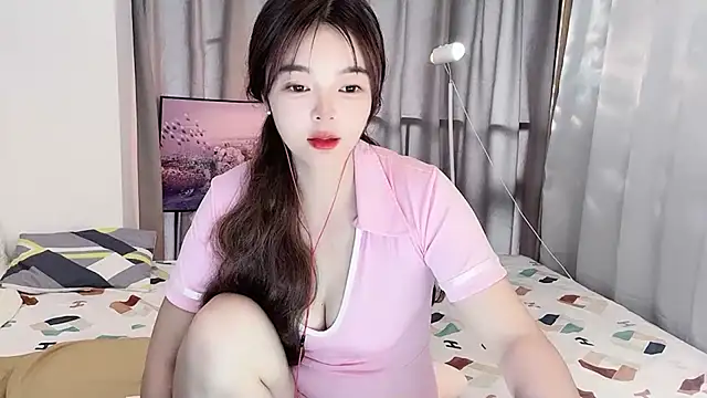 Snapshot of Mia-88-66 chatting on 12/11/24, 01:47 Mia-88-66 online show from 12/11/24, 01:47