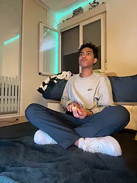 Snapshot of Ryan-hot chatting on 01/16/26, 08:35 Ryan-hot online show from 01/16/26, 08:35