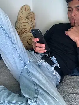 Ryan-hot online show from 10/30/25, 12:09