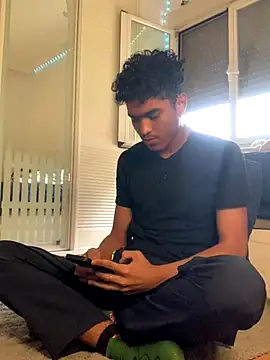 Snapshot of Ryan-hot chatting on 09/30/25, 03:51 Ryan-hot online show from 09/30/25, 03:51