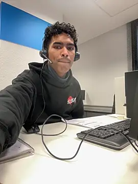 Ryan-hot online show from 11/26/25, 04:07