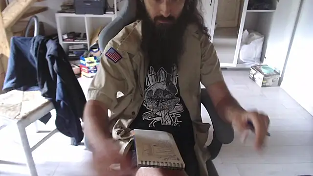 Snapshot of contemptumundi888 chatting on 09/23/25, 10:11 contemptumundi888 online show from 09/23/25, 10:11