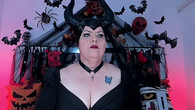 Snapshot of vanessa_moka chatting on 10/30/25, 12:14 vanessa moka online show from 10/30/25, 12:14