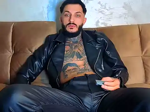 Snapshot of MentoXXL chatting on 10/11/25, 05:25 MentoXXL online show from 10/11/25, 05:25