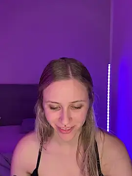 Snapshot of lunawolf21 chatting on 03/04/25, 05:56 lunawolf21 online show from 03/04/25, 05:56