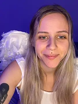 lunawolf21 online show from 12/02/25, 07:32