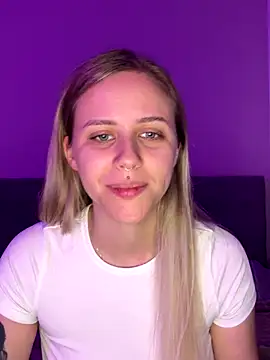 lunawolf21 online show from 12/16/25, 07:34