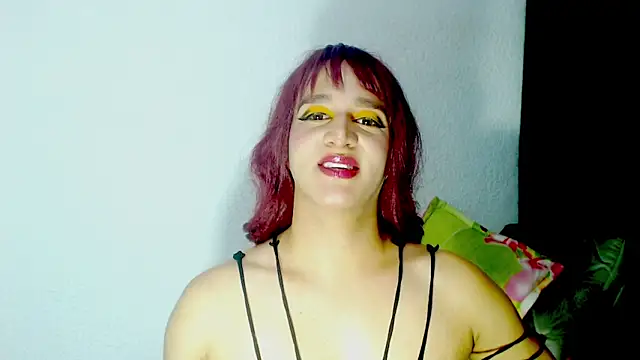 Snapshot of alexandrasexy32 chatting on 02/20/25, 03:23 alexandrasexy32 online show from 02/20/25, 03:23