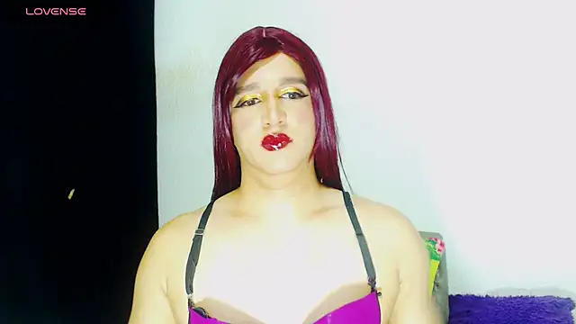 Snapshot of alexandrasexy32 chatting on 06/20/26, 05:12 alexandrasexy32 online show from 06/20/26, 05:12