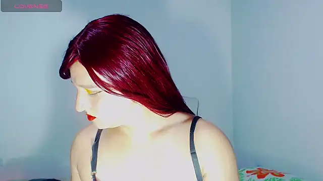 Snapshot of alexandrasexy32 chatting on 07/15/26, 03:35 alexandrasexy32 online show from 07/15/26, 03:35