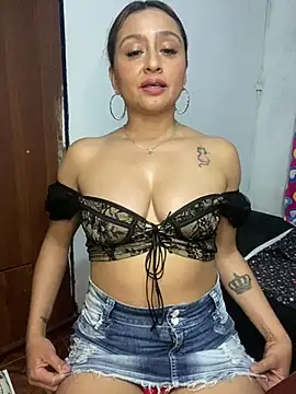 Snapshot of Keittly_ chatting on 02/18/25, 12:49 Keittly online show from 02/18/25, 12:49