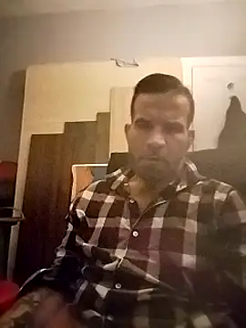 Snapshot of johnnyrockit chatting on 12/12/24, 01:39 johnnyrockit online show from 12/12/24, 01:39