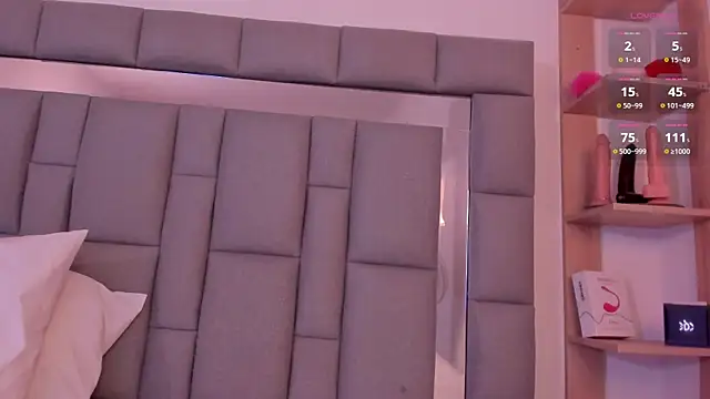 vivianne scott online show from 10/21/25, 12:04