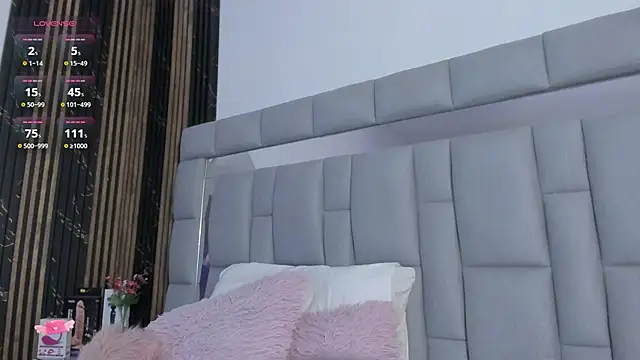 vivianne scott online show from 11/18/25, 12:19