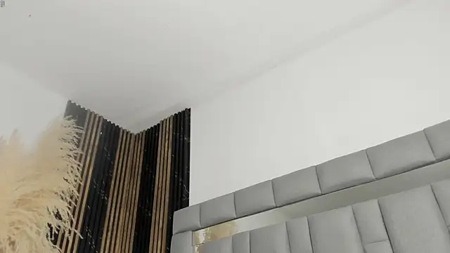 vivianne scott online show from 04/13/26, 02:54