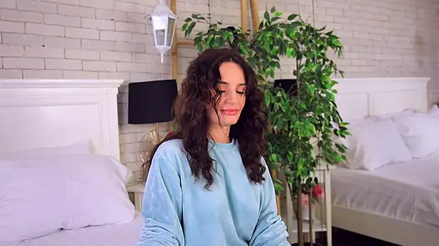 CarlaWhite online show from 10/05/25, 03:52