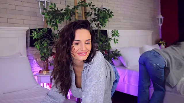 CarlaWhite online show from 11/08/25, 04:38