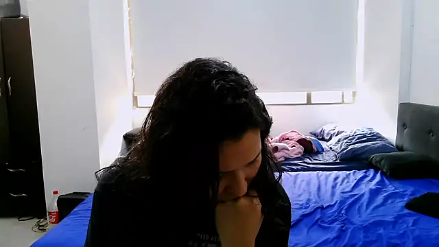 Snapshot of luxandracon23 chatting on 10/18/25, 03:03 luxandracon23 online show from 10/18/25, 03:03