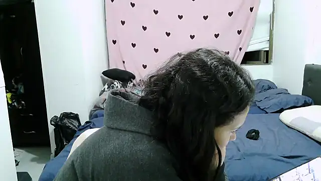 luxandracon23 online show from 11/06/25, 12:14