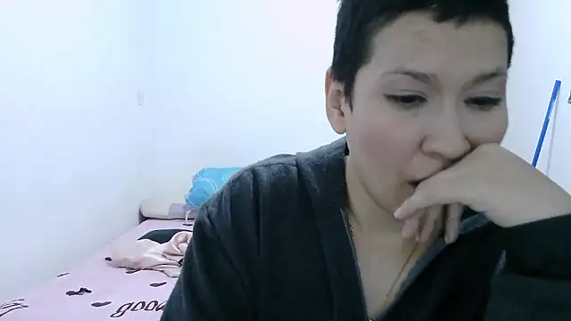 Snapshot of luxandracon23 chatting on 01/10/26, 08:42 luxandracon23 online show from 01/10/26, 08:42