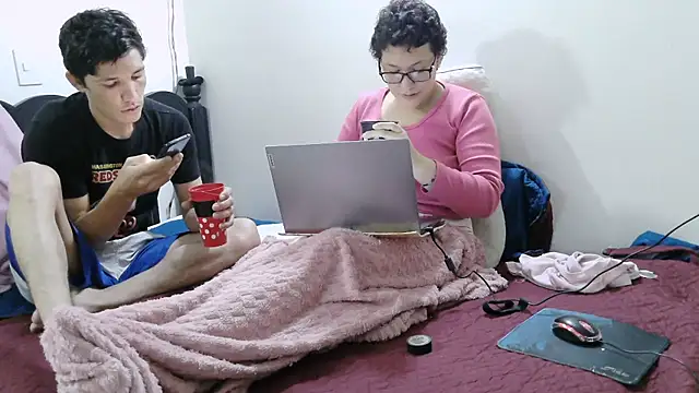 luxandracon23 online show from 04/14/26, 10:15