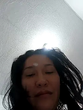 luxandracon23 online show from 10/24/25, 03:22