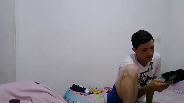 Snapshot of luxandracon23 chatting on 02/23/26, 01:12 luxandracon23 online show from 02/23/26, 01:12