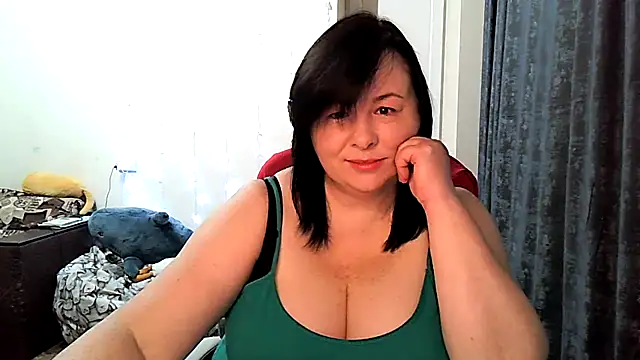 EmiliaLooo online show from 01/12/26, 03:35