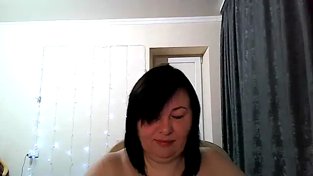 EmiliaLooo online show from 02/27/26, 04:01