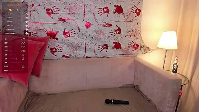 Aria Blisss online show from 10/31/25, 12:40