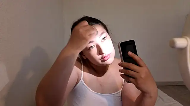 Snapshot of Aria_Blisss chatting on 06/14/26, 01:24 Aria Blisss online show from 06/14/26, 01:24