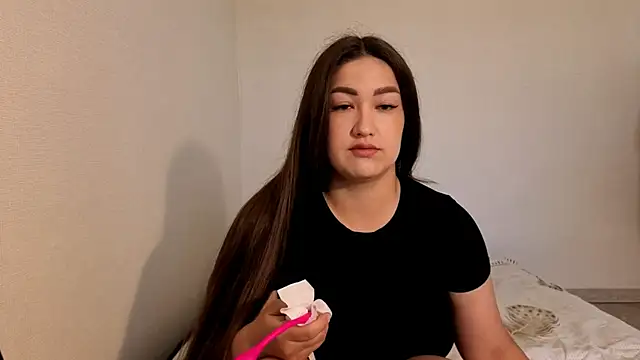 Snapshot of Aria_Blisss chatting on 06/17/26, 01:16 Aria Blisss online show from 06/17/26, 01:16