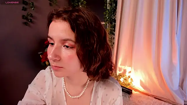 Snapshot of mind_game chatting on 02/13/25, 12:00 mind game online show from 02/13/25, 12:00