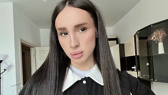 Kim Oberlin  online show from 03/12/26, 05:06