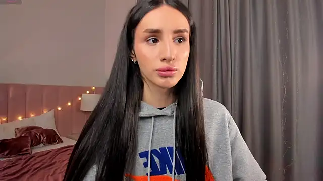 Snapshot of Kim_Oberlin_ chatting on 01/13/26, 04:22 Kim Oberlin online show from 01/13/26, 04:22