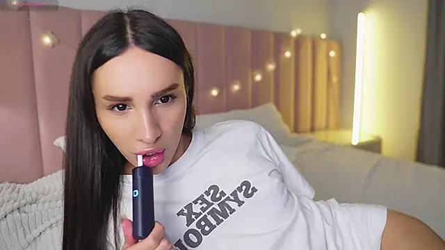 Kim Oberlin  online show from 11/30/25, 04:41