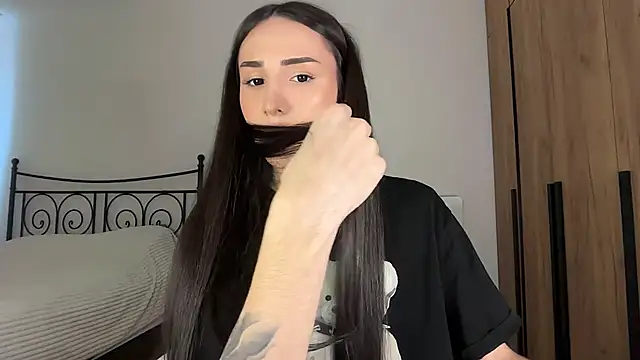 Kim Oberlin  online show from 04/01/26, 01:52