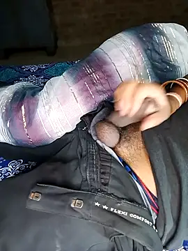 Snapshot of kumarigirl chatting on 10/21/25, 08:14 kumarigirl online show from 10/21/25, 08:14